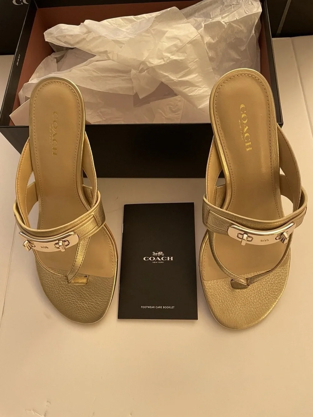 😎 Coach Olina Gold strappy kitten heels
